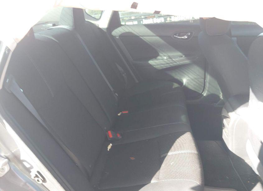 Photo 8 of 2018 Nissan Sentra S (VIN 3N1AB7AP2JY222956)