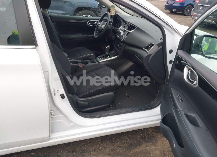 Photo 5 of 2018 Nissan Sentra SV (VIN 3N1AB7AP2JY225405)