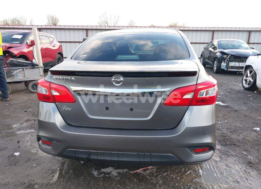 Photo 16 of 2018 Nissan Sentra S (VIN 3N1AB7AP2JY233312)