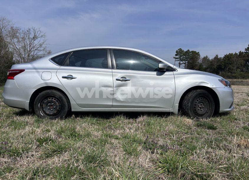 Photo 6 of 2018 Nissan Sentra (VIN 3N1AB7AP2JY234041)