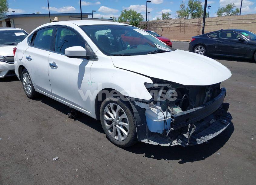 2018 Nissan Sentra SV (VIN 3N1AB7AP2JY241913) main photo