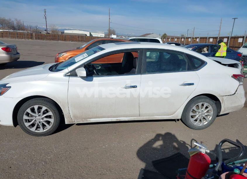 Photo 14 of 2018 Nissan Sentra SV (VIN 3N1AB7AP2JY260218)