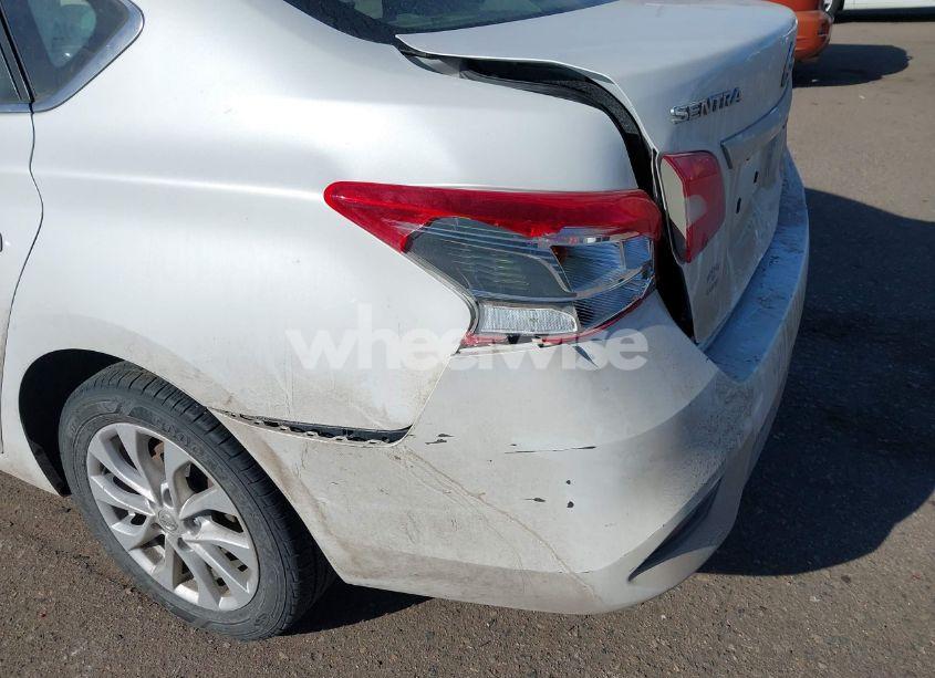 Photo 6 of 2018 Nissan Sentra SV (VIN 3N1AB7AP2JY260218)