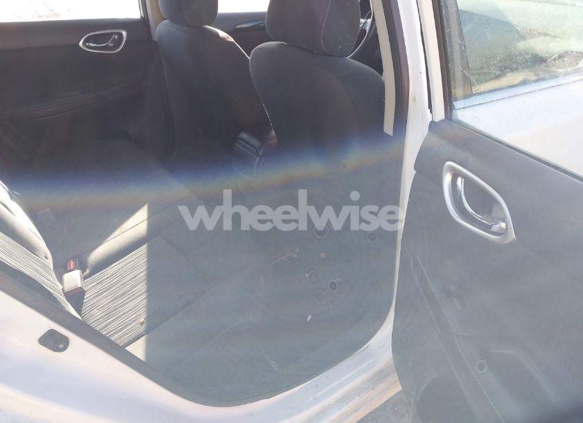 Photo 8 of 2018 Nissan Sentra SV (VIN 3N1AB7AP2JY260218)