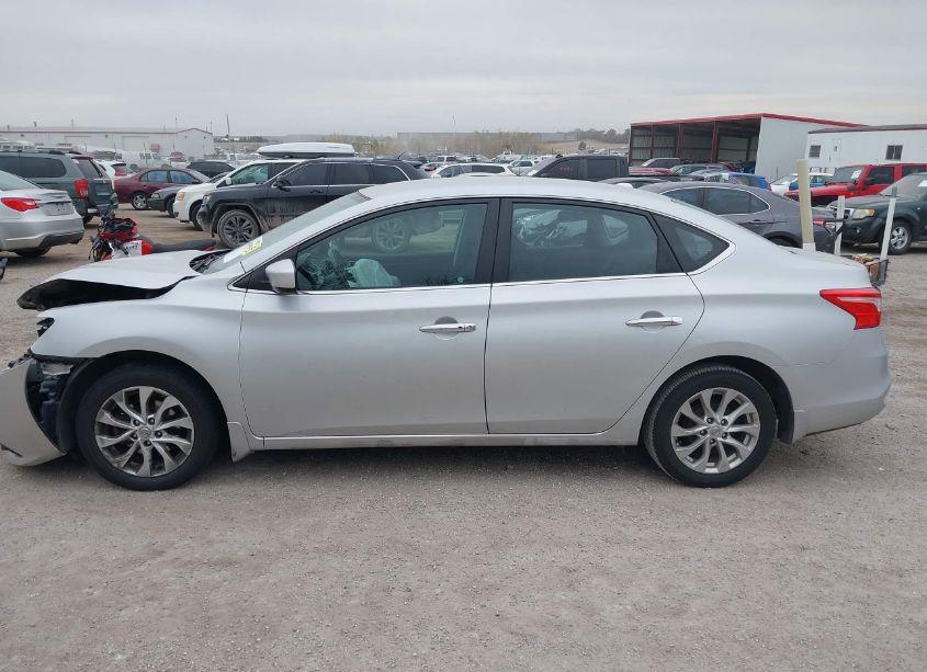Photo 15 of 2018 Nissan Sentra SV (VIN 3N1AB7AP2JY260865)