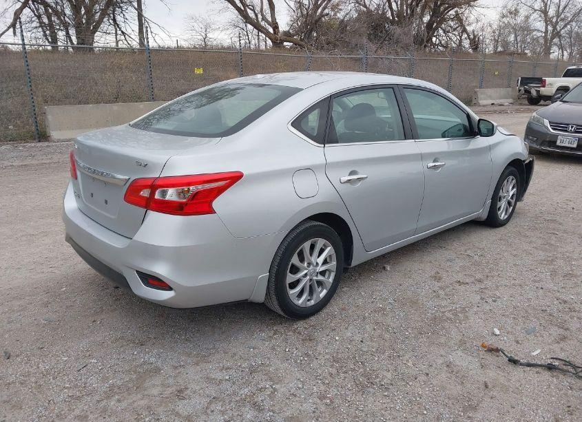 Photo 4 of 2018 Nissan Sentra SV (VIN 3N1AB7AP2JY260865)