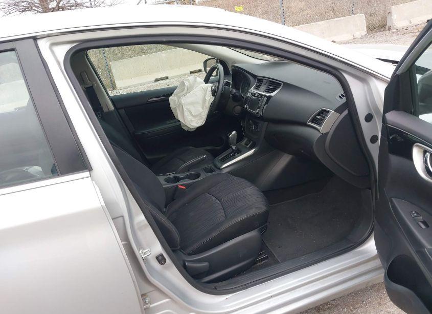 Photo 5 of 2018 Nissan Sentra SV (VIN 3N1AB7AP2JY260865)