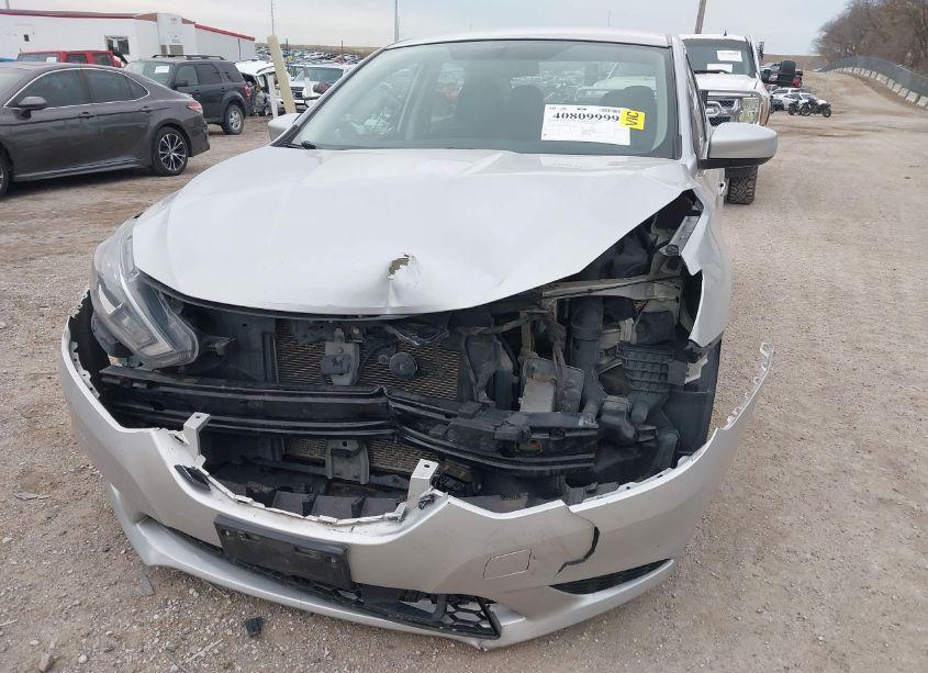 Photo 6 of 2018 Nissan Sentra SV (VIN 3N1AB7AP2JY260865)