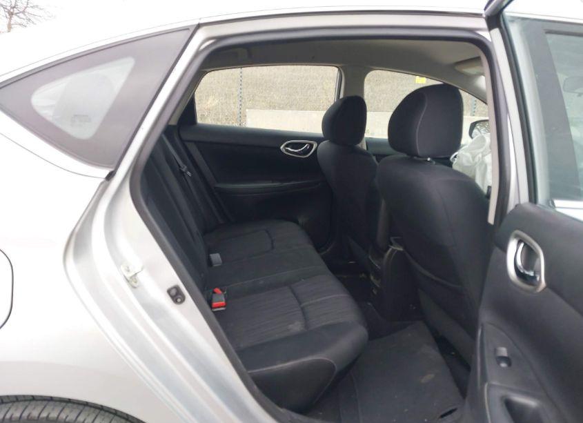 Photo 8 of 2018 Nissan Sentra SV (VIN 3N1AB7AP2JY260865)