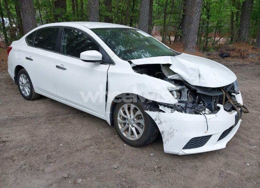 2018 Nissan Sentra SV (VIN 3N1AB7AP2JY267072) main photo