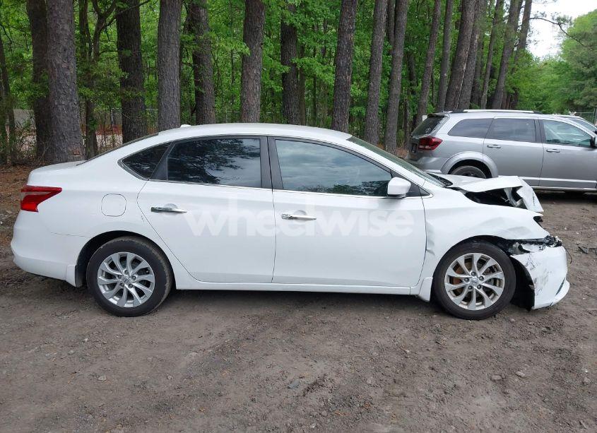 Photo 13 of 2018 Nissan Sentra SV (VIN 3N1AB7AP2JY267072)