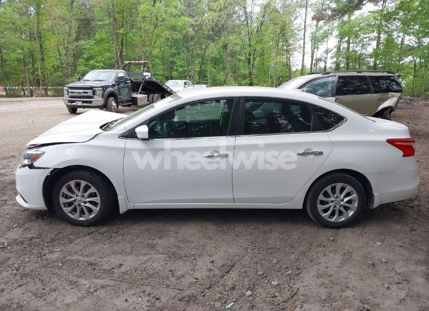 Photo 14 of 2018 Nissan Sentra SV (VIN 3N1AB7AP2JY267072)