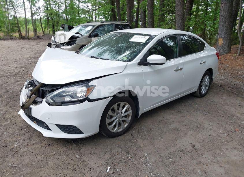Photo 2 of 2018 Nissan Sentra SV (VIN 3N1AB7AP2JY267072)