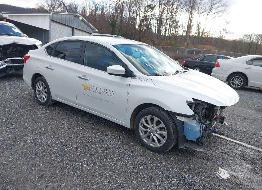 2018 Nissan Sentra SV (VIN 3N1AB7AP2JY267394) main photo