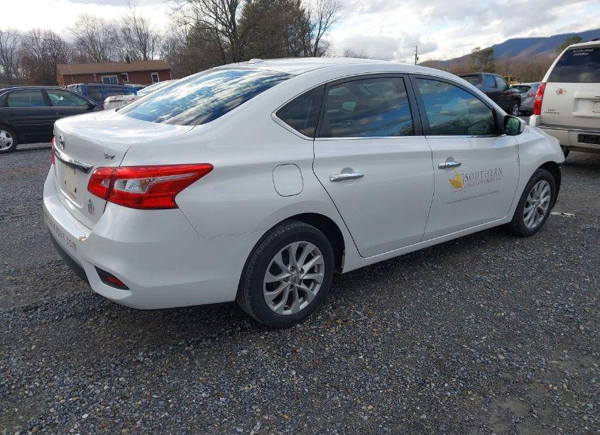 Photo 4 of 2018 Nissan Sentra SV (VIN 3N1AB7AP2JY267394)
