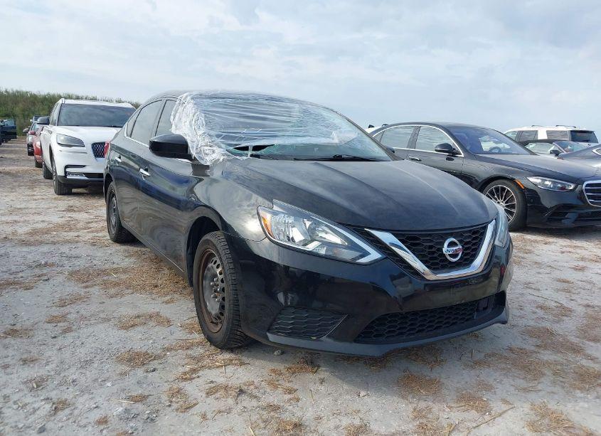 2018 Nissan Sentra S (VIN 3N1AB7AP2JY272515) main photo