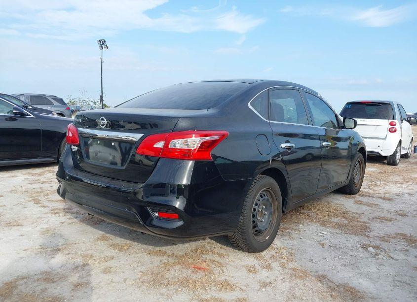 Photo 4 of 2018 Nissan Sentra S (VIN 3N1AB7AP2JY272515)