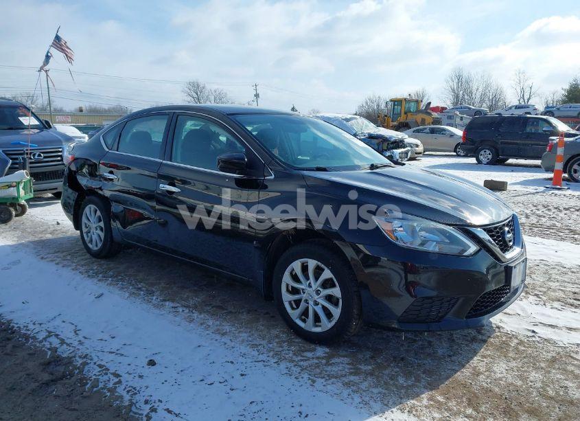 2018 Nissan Sentra SV (VIN 3N1AB7AP2JY274717) main photo