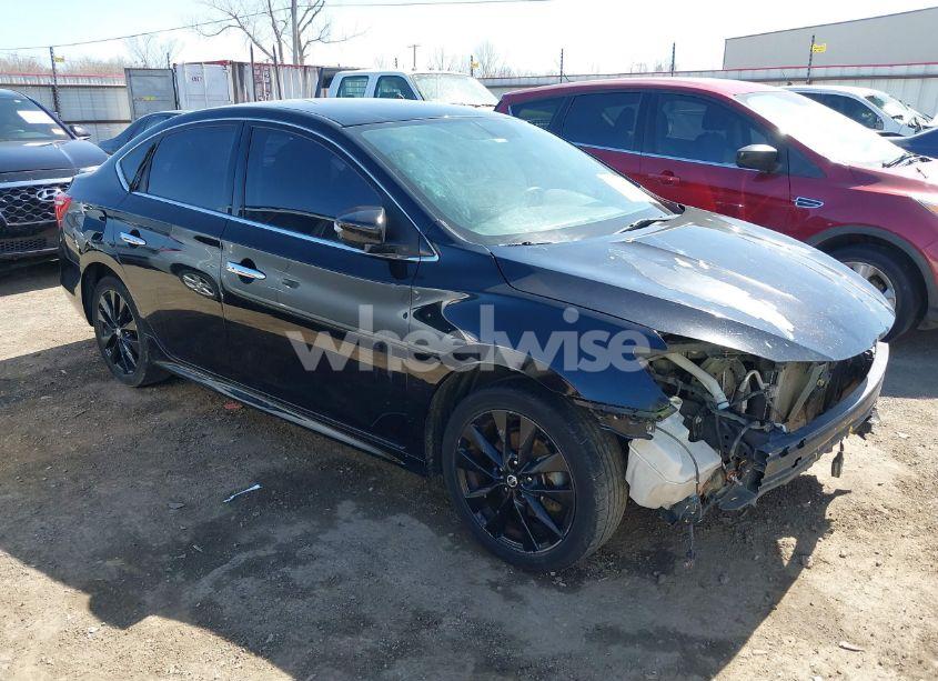 2018 Nissan Sentra SR (VIN 3N1AB7AP2JY275642) main photo