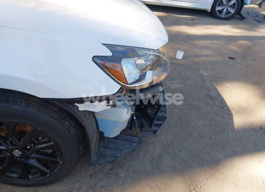Photo 6 of 2018 Nissan Sentra S (VIN 3N1AB7AP2JY282221)