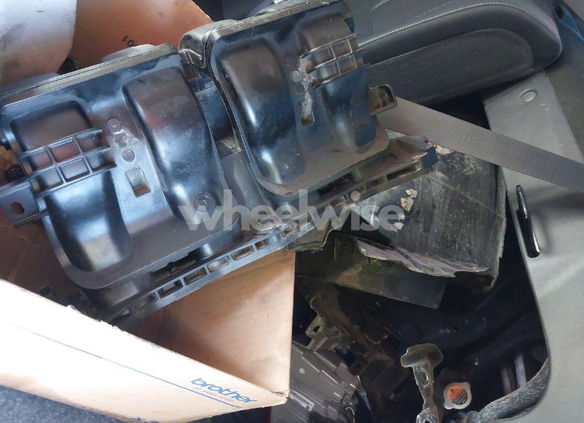 Photo 12 of 2018 Nissan Sentra S (VIN 3N1AB7AP2JY285541)