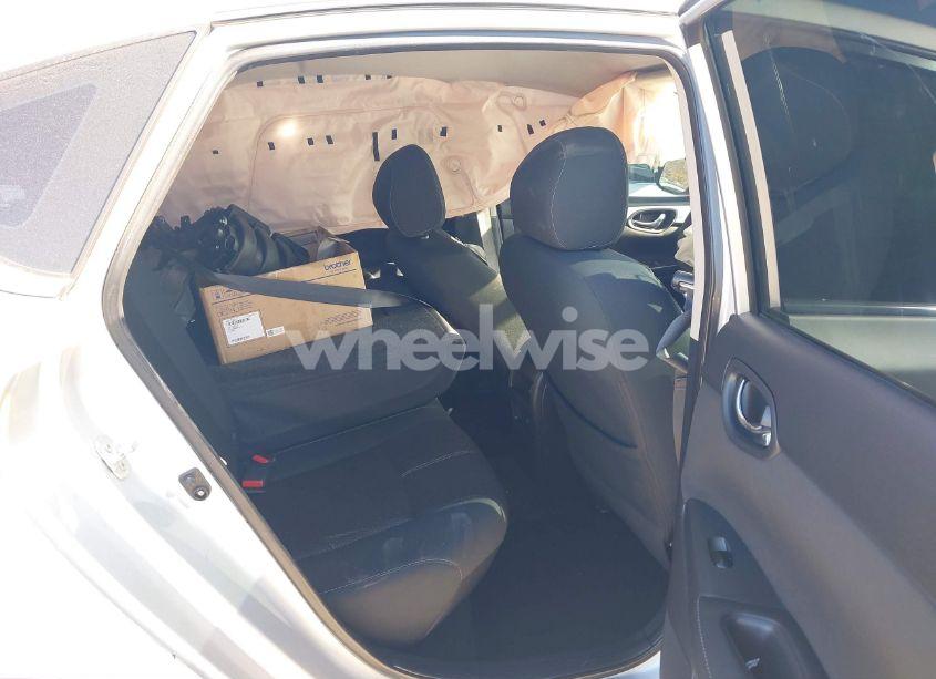 Photo 8 of 2018 Nissan Sentra S (VIN 3N1AB7AP2JY285541)