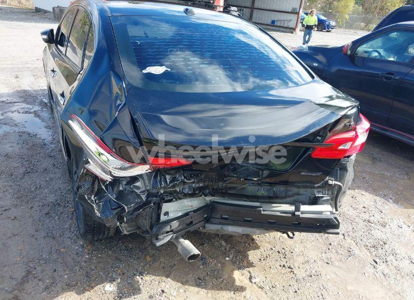 Photo 6 of 2018 Nissan Sentra SR (VIN 3N1AB7AP2JY287810)