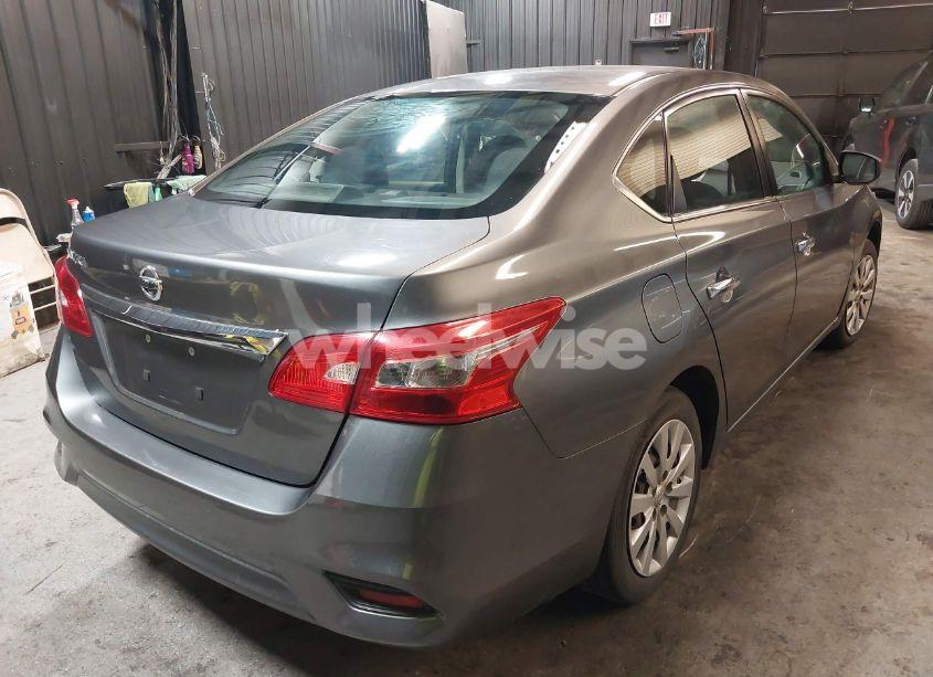 Photo 4 of 2018 Nissan Sentra S (VIN 3N1AB7AP2JY306081)