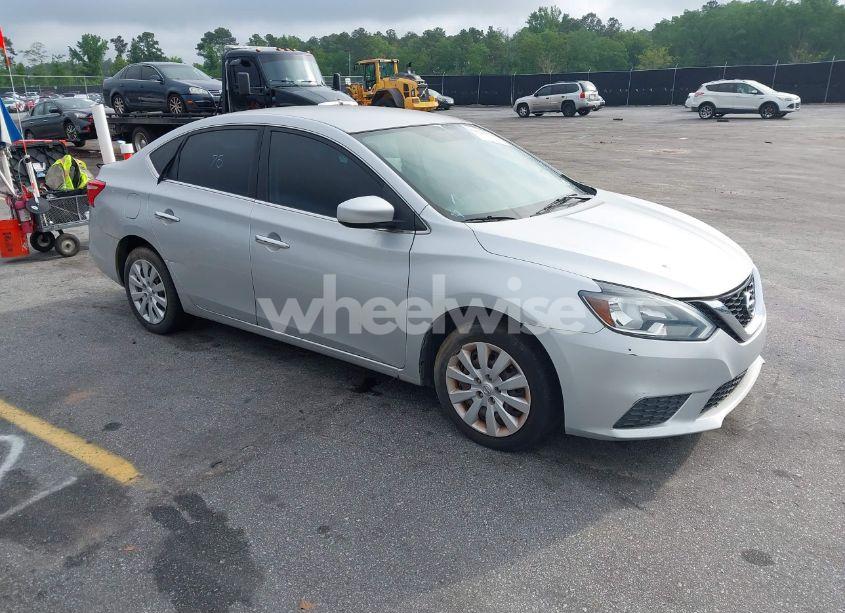 2018 Nissan Sentra S (VIN 3N1AB7AP2JY313399) main photo