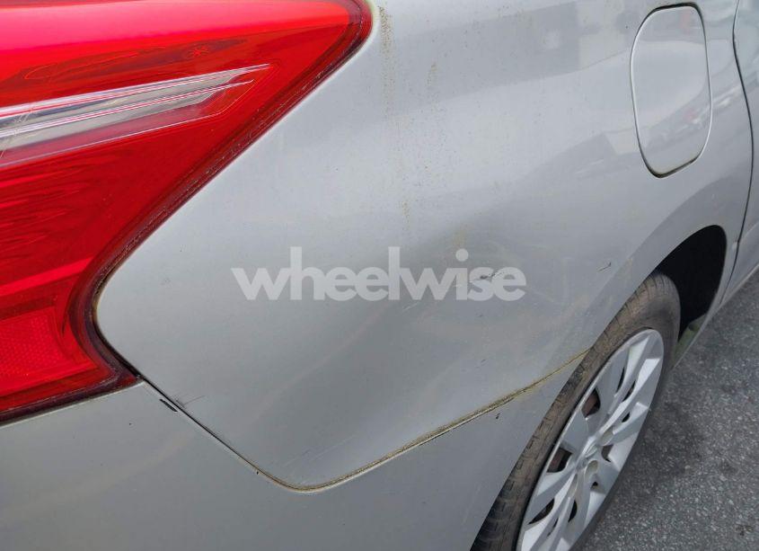 Photo 6 of 2018 Nissan Sentra S (VIN 3N1AB7AP2JY313399)