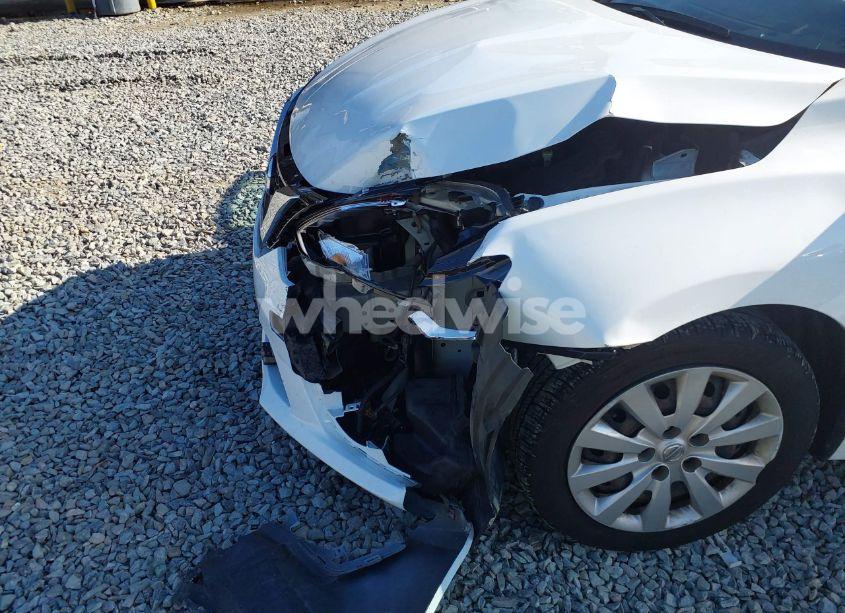 Photo 6 of 2018 Nissan Sentra S (VIN 3N1AB7AP2JY314360)