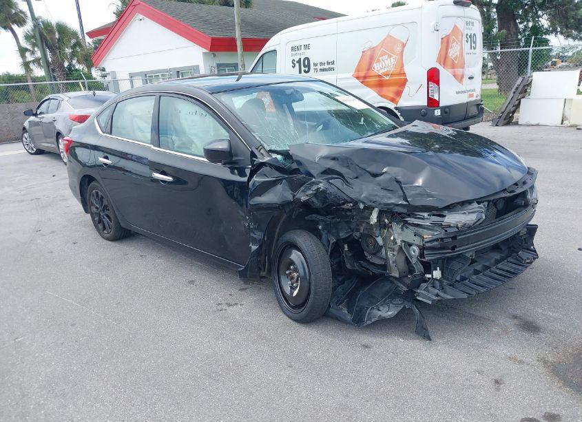 2018 Nissan Sentra S (VIN 3N1AB7AP2JY324998) main photo