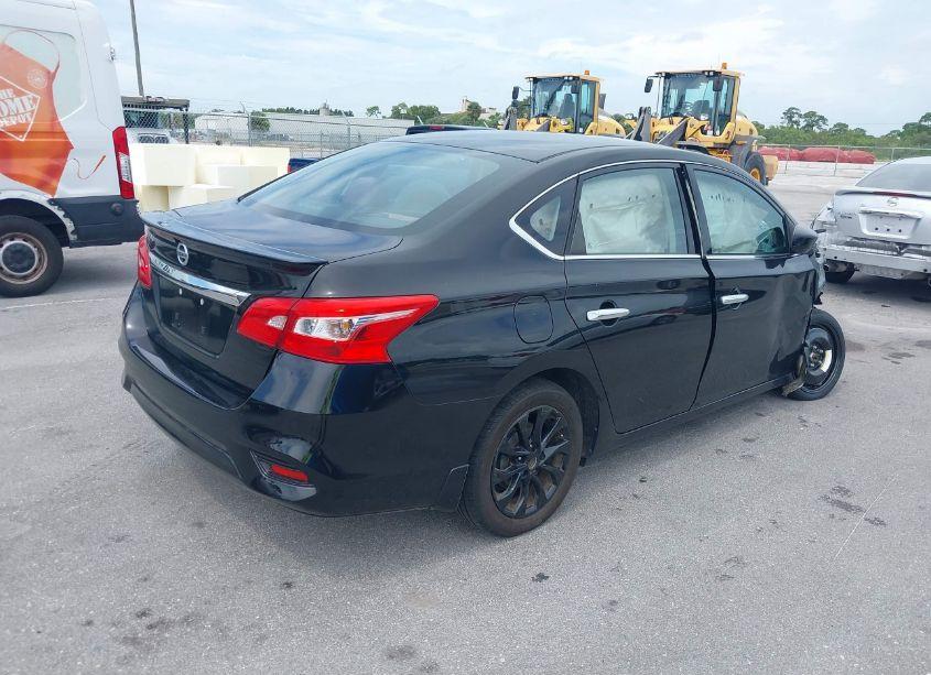 Photo 4 of 2018 Nissan Sentra S (VIN 3N1AB7AP2JY324998)