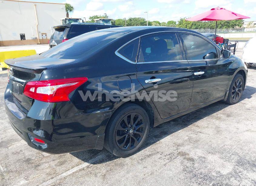 Photo 4 of 2018 Nissan Sentra S (VIN 3N1AB7AP2JY326055)