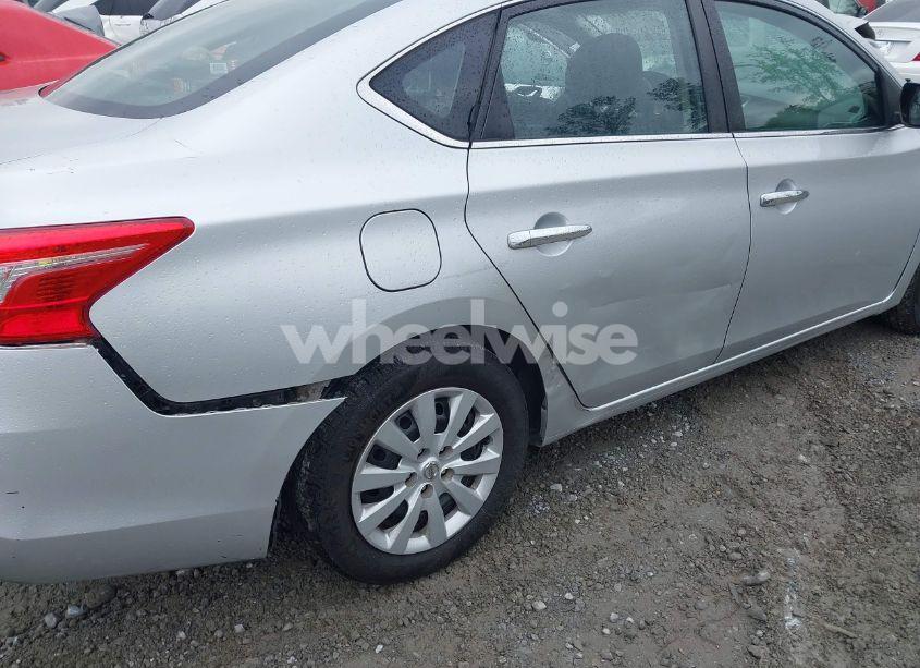 Photo 6 of 2018 Nissan Sentra S (VIN 3N1AB7AP2JY328100)