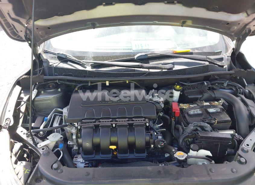 Photo 10 of 2018 Nissan Sentra SR (VIN 3N1AB7AP2JY330218)