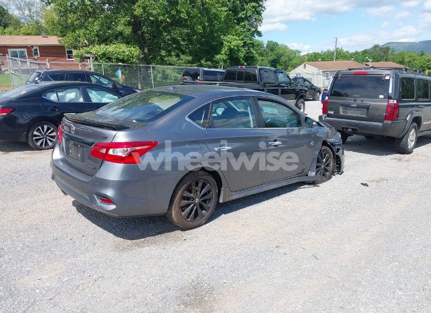 Photo 4 of 2018 Nissan Sentra SR (VIN 3N1AB7AP2JY330218)