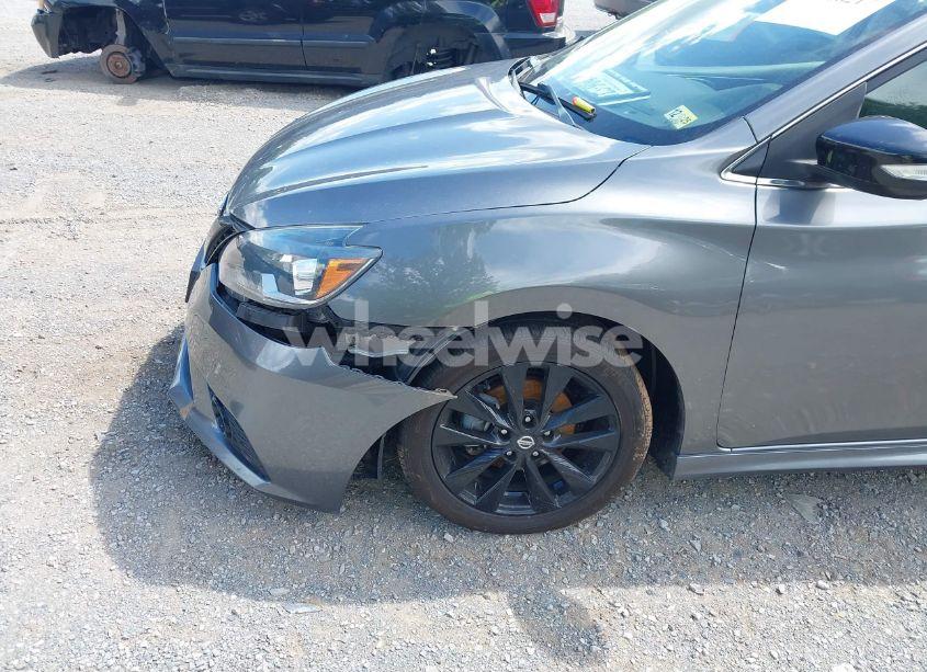 Photo 6 of 2018 Nissan Sentra SR (VIN 3N1AB7AP2JY330218)