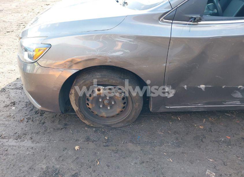 Photo 6 of 2018 Nissan Sentra S (VIN 3N1AB7AP2JY332132)