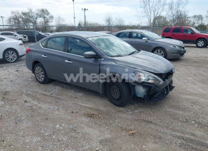 2018 Nissan Sentra S (VIN 3N1AB7AP2JY334995) main photo