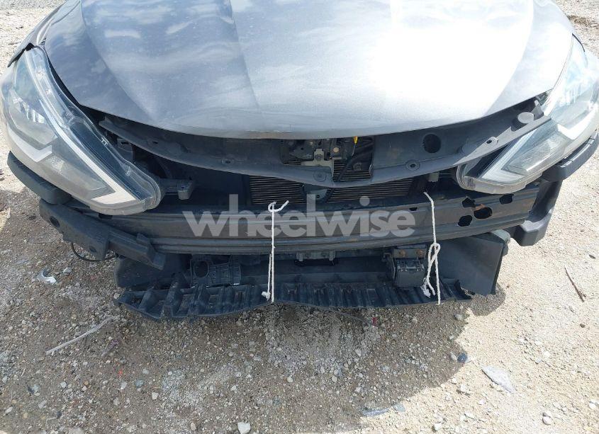 Photo 6 of 2018 Nissan Sentra S (VIN 3N1AB7AP2JY334995)