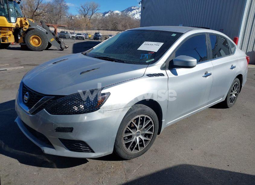 Photo 2 of 2019 Nissan Sentra SV (VIN 3N1AB7AP2KL603186)