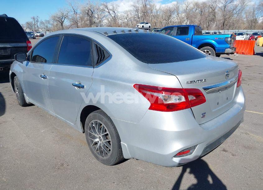 Photo 3 of 2019 Nissan Sentra SV (VIN 3N1AB7AP2KL603186)
