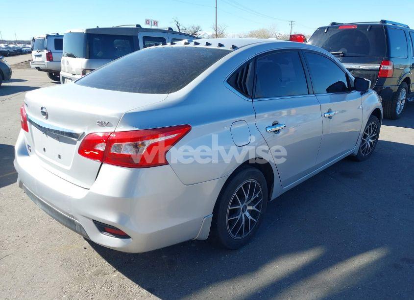 Photo 4 of 2019 Nissan Sentra SV (VIN 3N1AB7AP2KL603186)