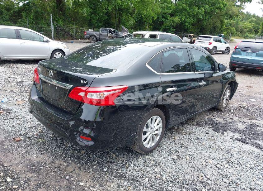 Photo 4 of 2019 Nissan Sentra SV (VIN 3N1AB7AP2KL611613)