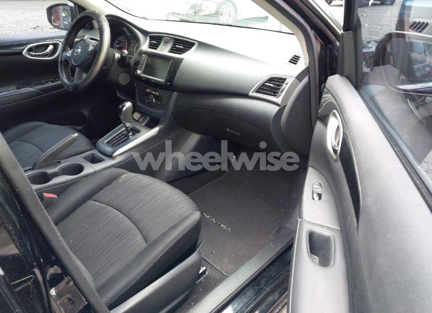 Photo 5 of 2019 Nissan Sentra SV (VIN 3N1AB7AP2KL611613)