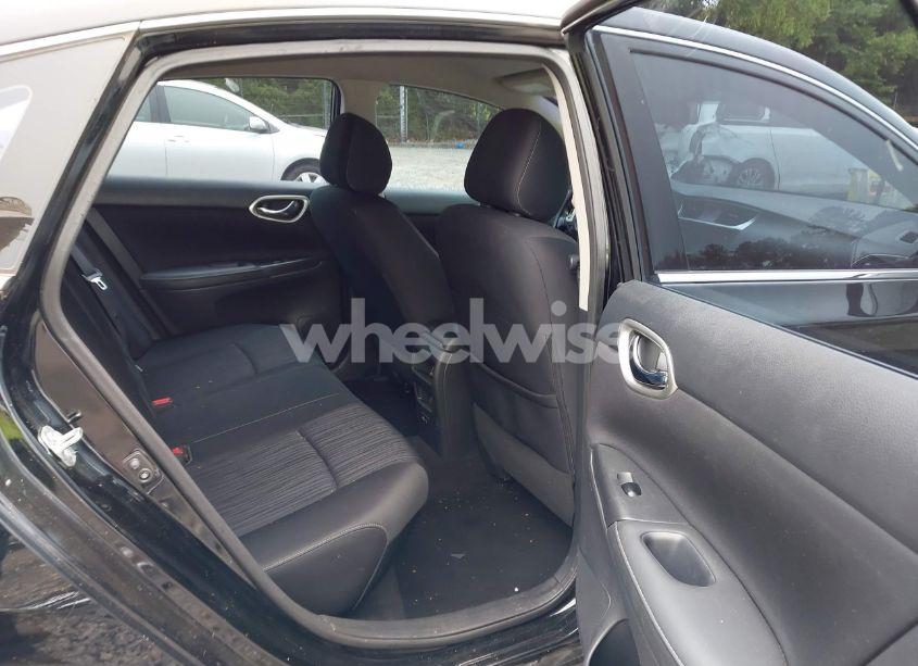 Photo 8 of 2019 Nissan Sentra SV (VIN 3N1AB7AP2KL611613)