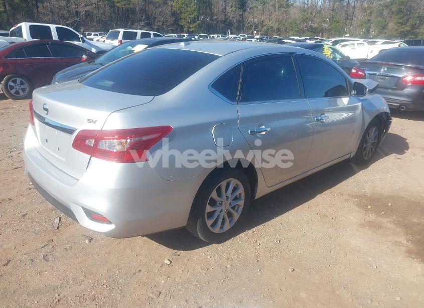 Photo 4 of 2019 Nissan Sentra SV (VIN 3N1AB7AP2KL615869)