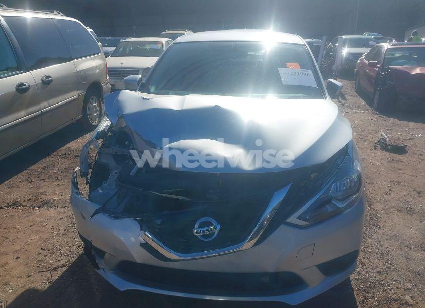 Photo 6 of 2019 Nissan Sentra SV (VIN 3N1AB7AP2KL615869)