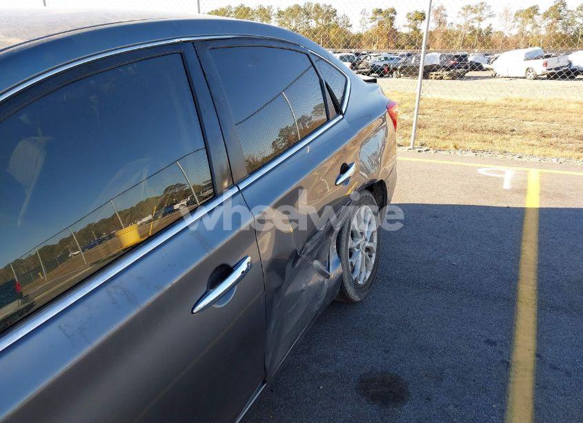 Photo 18 of 2019 Nissan Sentra SV (VIN 3N1AB7AP2KL626290)